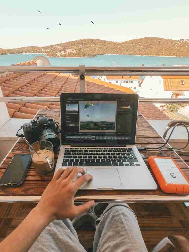 How to Maintain a Healthy Work-Life Balance as a Digital Nomad